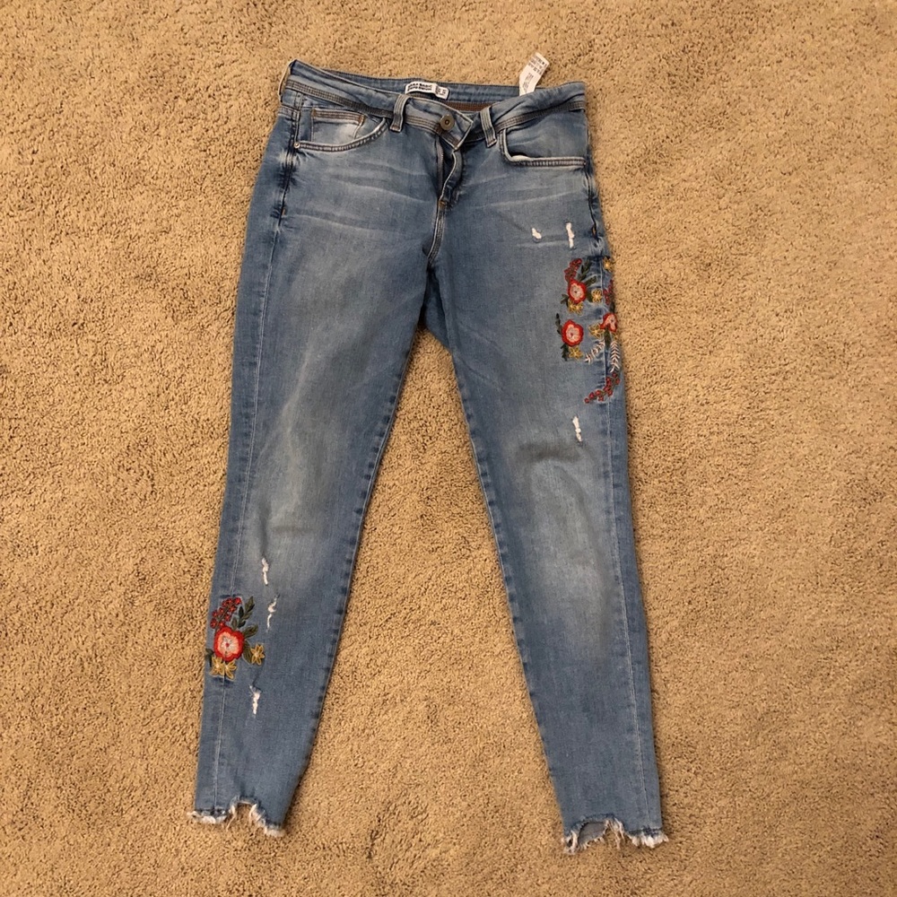 Zara embroidered floral jeans - size 6